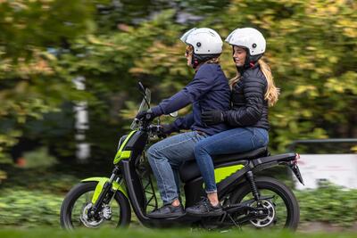 Via all'Ecobonus 2026 per moto e scooter elettrici: da oggi alle 12 si prenota