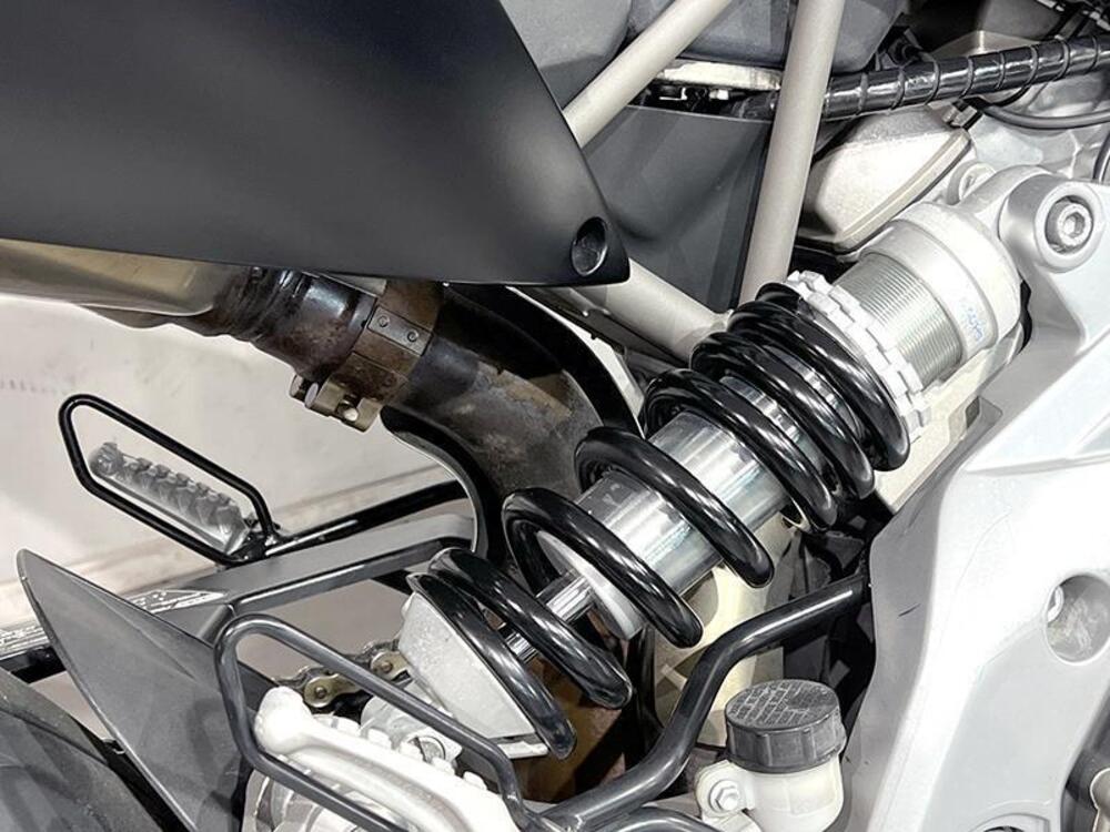 Aprilia Dorsoduro 750 (2009 - 14) (4)