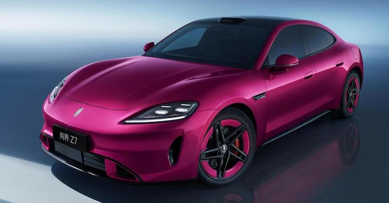 SAIC Z7, l'elettrica cinese firmata Huawei che somiglia forse troppo alla Porsche Taycan