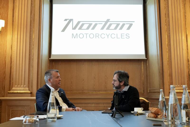 Christoph Hohmann, alla sinistra, assieme all'autore durante l'intervista