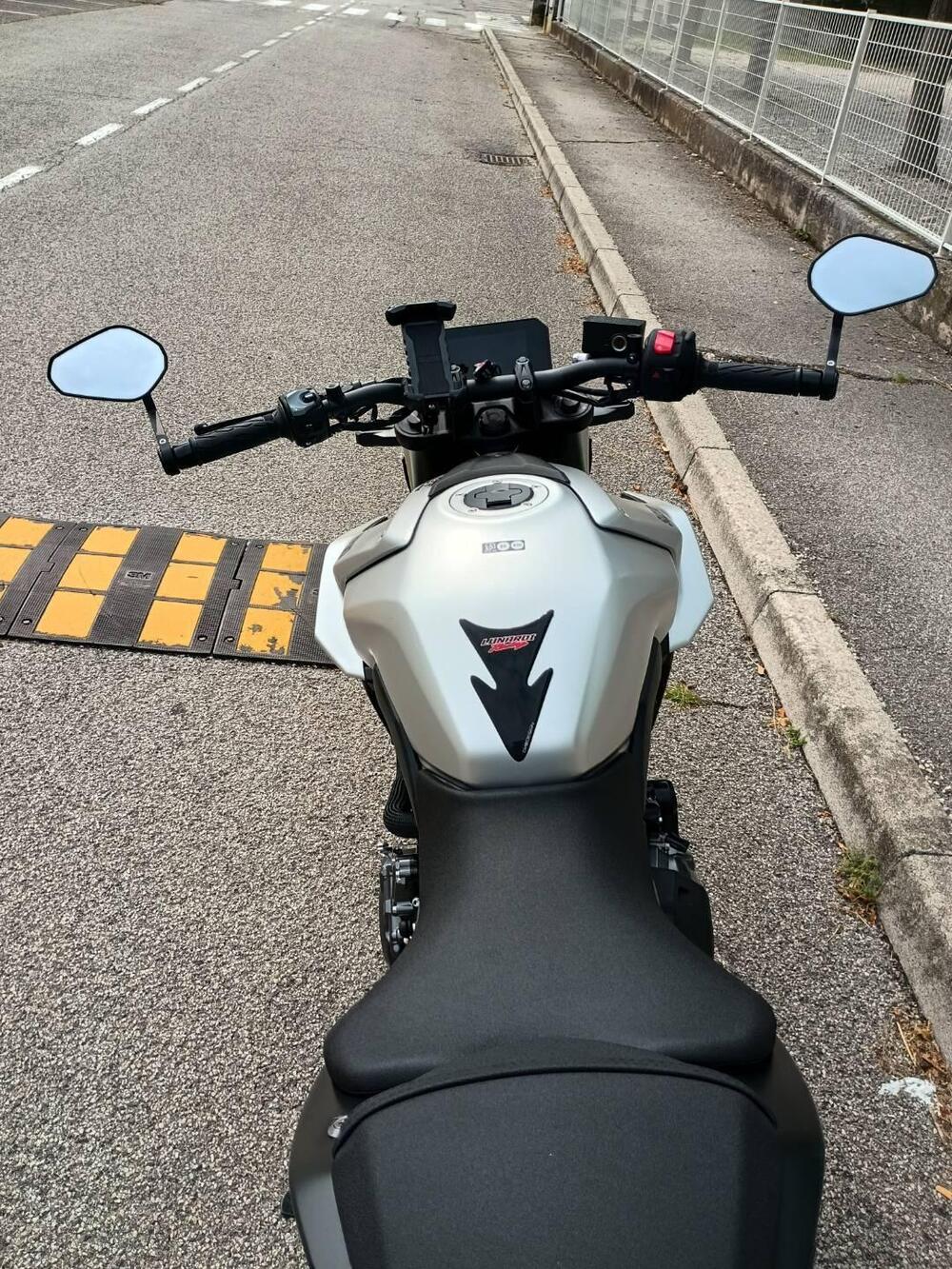 Suzuki GSX-8S (2025 - 26) (5)