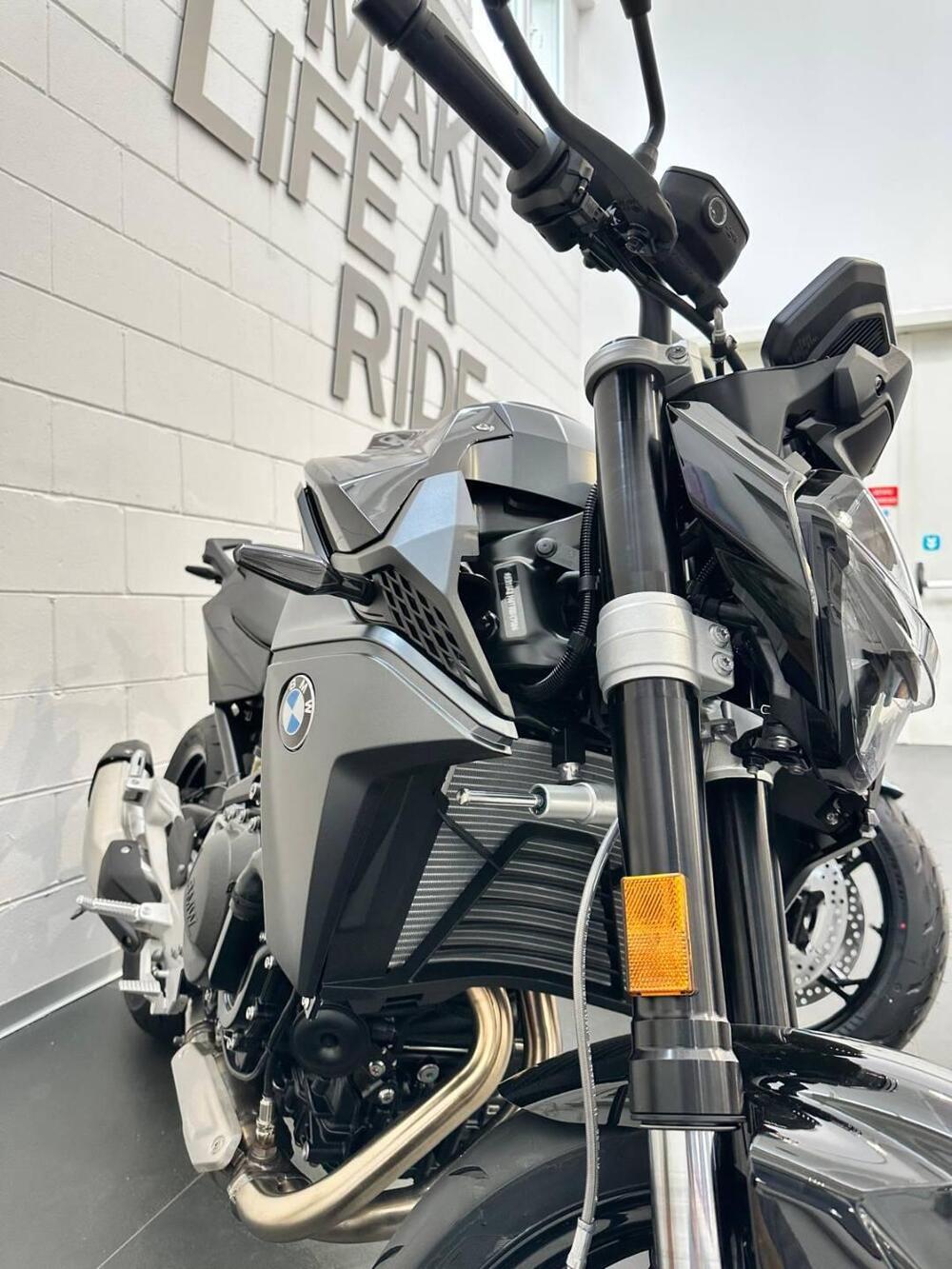 Bmw F 900 R (2025 - 26) (2)