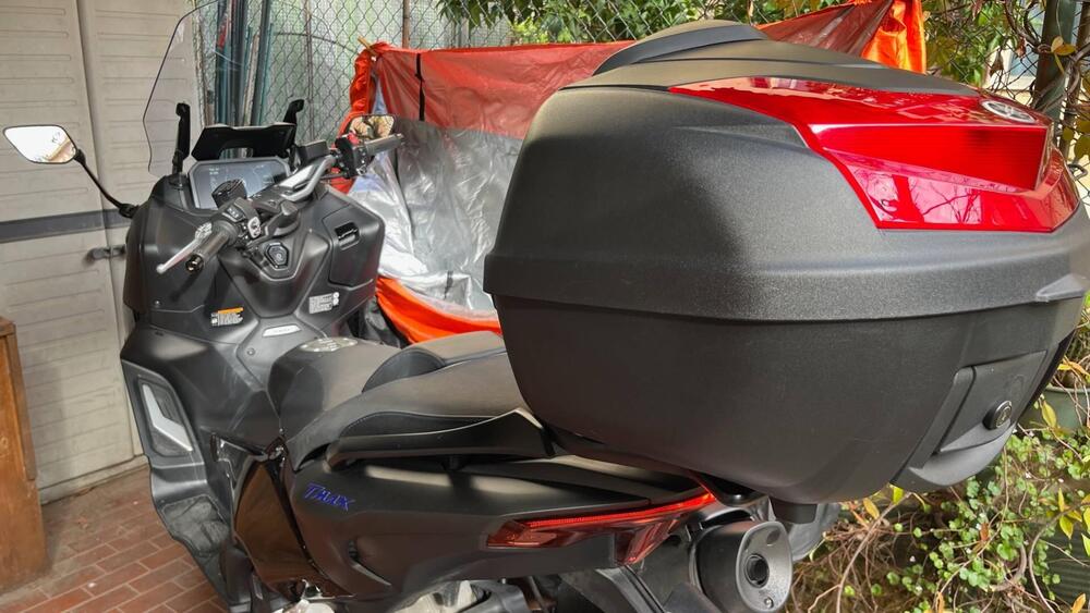 Yamaha T-Max 560 (2022 - 24) (3)