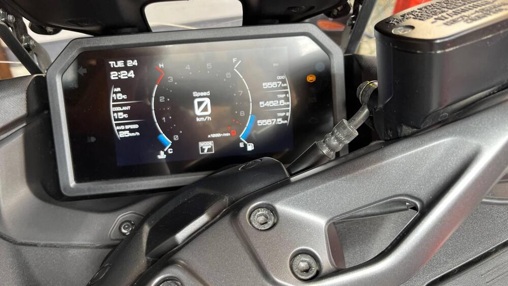 Yamaha T-Max 560 (2022 - 24) (4)
