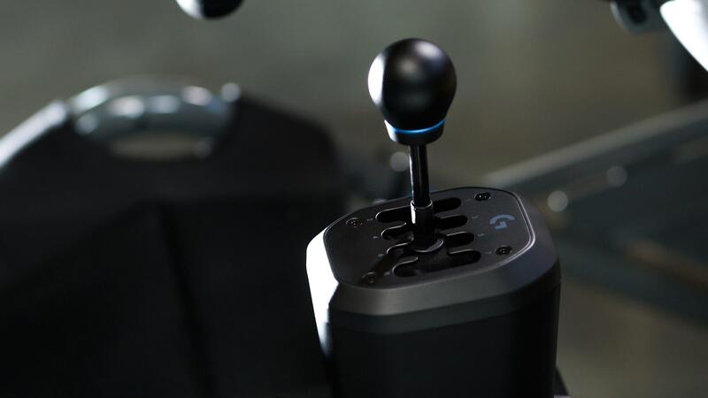 Logitech fa sul serio: presentato il nuovo cambio RS H-shifter che porta l&rsquo;esperienza di gioco ad un nuovo livello all'insegna del realismo