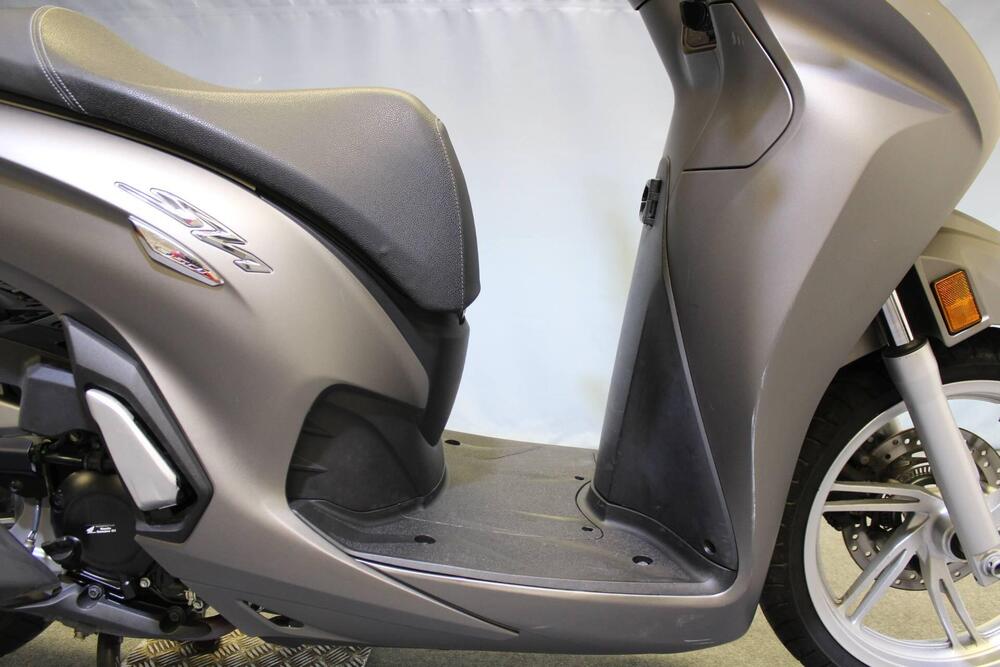 Honda SH 350 (2021 - 24) (9)