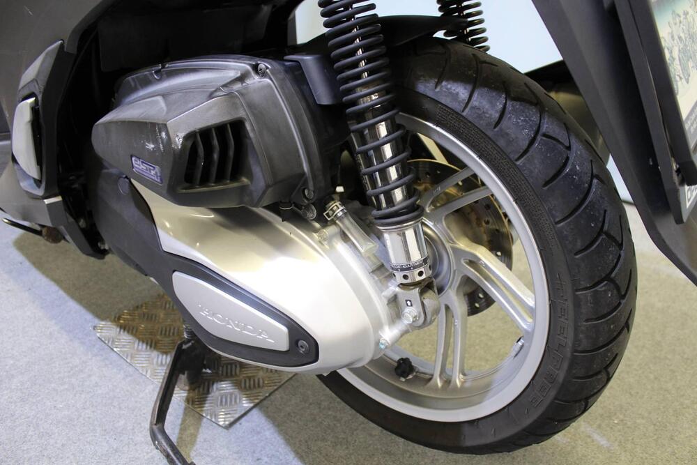 Honda SH 350 (2021 - 24) (17)