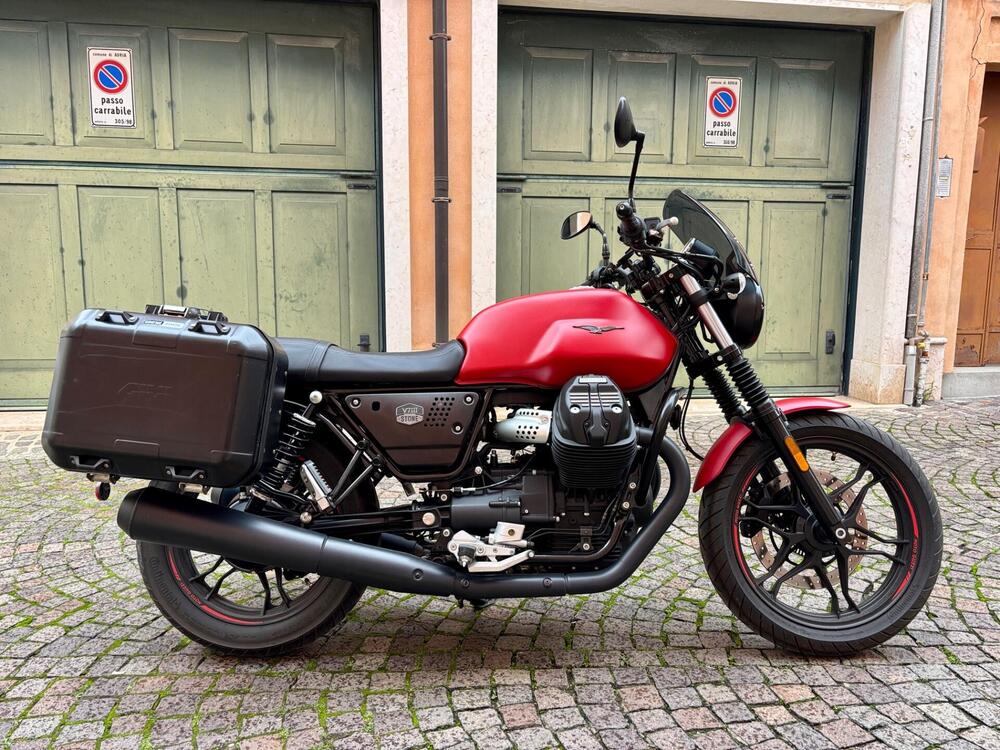 Moto Guzzi V7 III Stone (2017 - 20)
