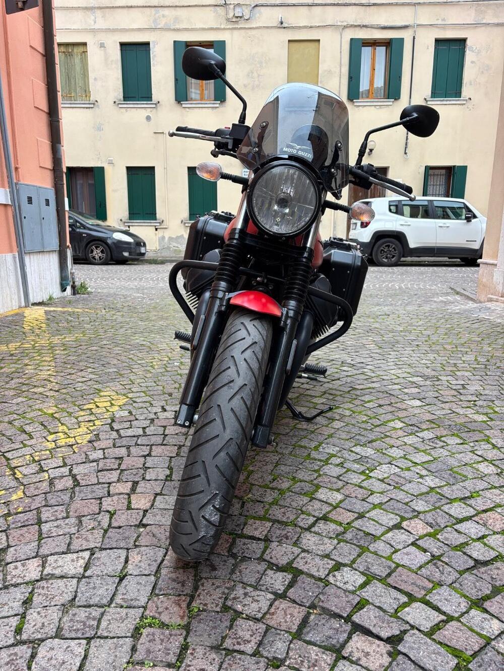 Moto Guzzi V7 III Stone (2017 - 20) (3)