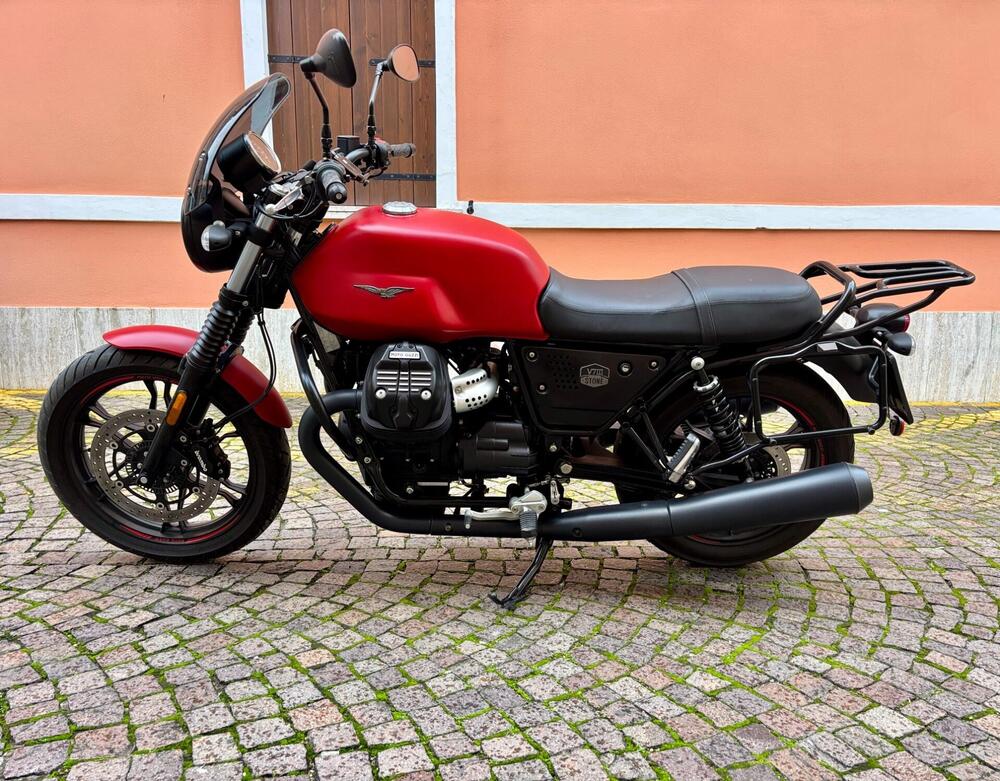 Moto Guzzi V7 III Stone (2017 - 20) (5)
