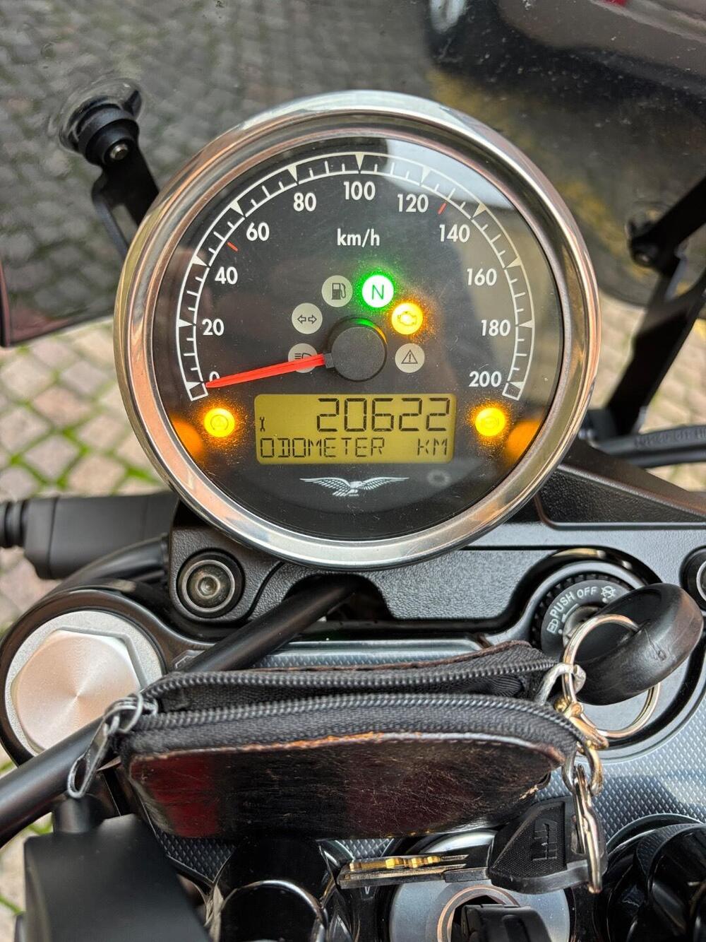 Moto Guzzi V7 III Stone (2017 - 20) (6)