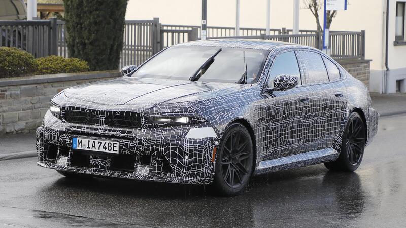 BMW M5 facelift 2028: design rinnovato e prestazioni da brivido