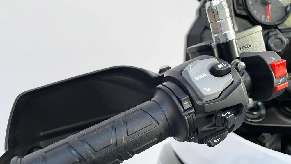 Suzuki V-Strom 1000 ABS (2014 - 17) (13)