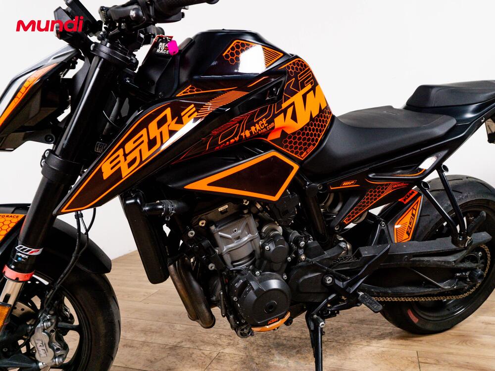 KTM 890 Duke L (2021) (9)