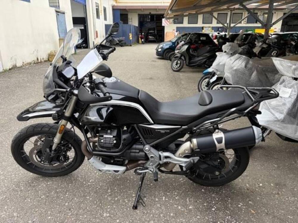 Moto Guzzi V85 TT Guardia d'Onore (2022 - 23) (4)