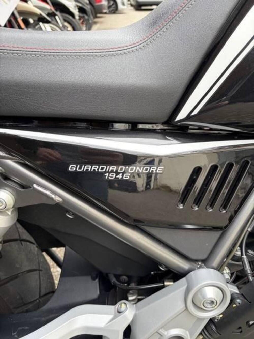 Moto Guzzi V85 TT Guardia d'Onore (2022 - 23) (5)