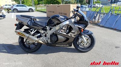 Honda CBR 900 RR (1998 - 99) usata