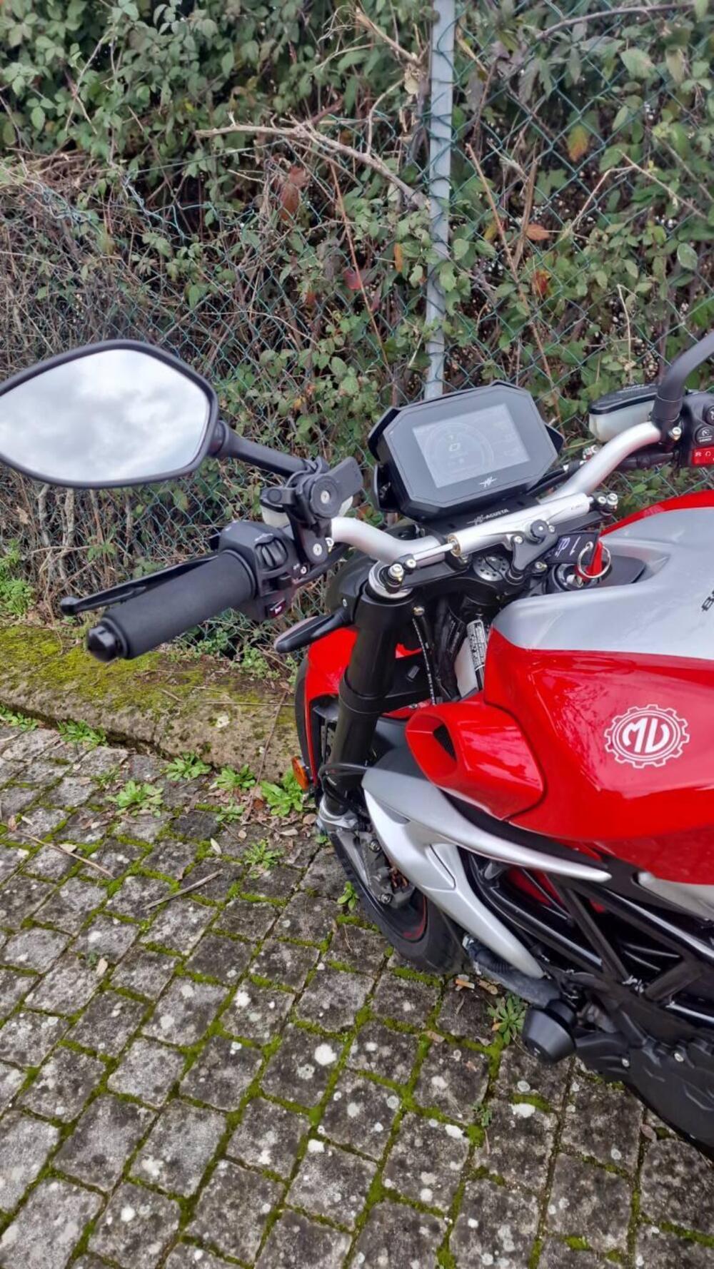 MV Agusta Brutale 800 RR Ottantesimo (2025 - 26) (2)