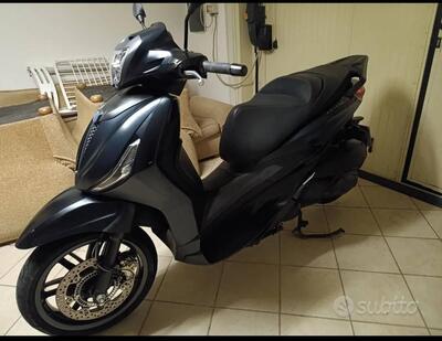 Piaggio Beverly 300 S (2021) usata