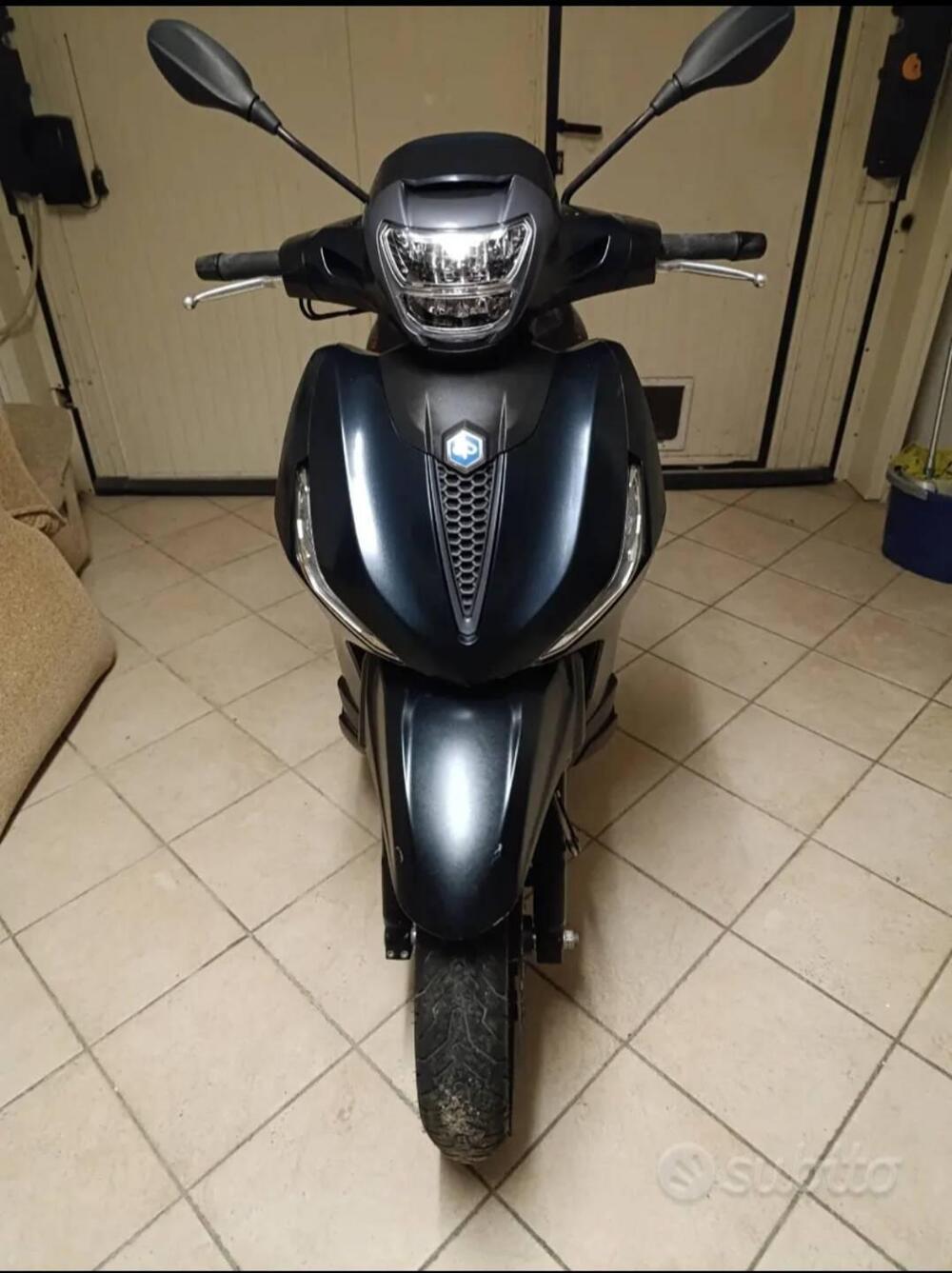 Piaggio Beverly 300 S (2021) (2)