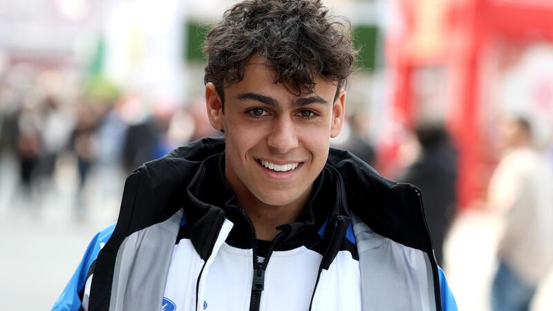 F1, Lindblad non dimentica Helmut Marko: &ldquo;Triste non averlo qui, mi ha chiamato dopo l'Australia&rdquo;, poi la stoccata sul paragone con la Formula E