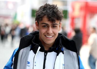 F1, Lindblad non dimentica Helmut Marko: “Triste non averlo qui, mi ha chiamato dopo l'Australia”, poi la stoccata sul paragone con la Formula E