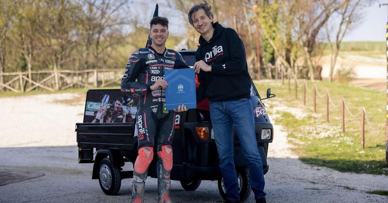 MotoGP 2026. Marco Bezzecchi, che sorpresa! Aprilia gli regala l'Apecar dopo la Thailandia [VIDEO e GALLERY]