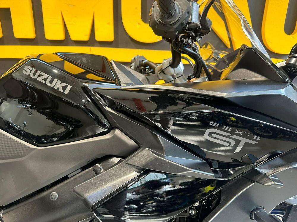 Suzuki GSX-S1000GT (2025 - 26) (7)