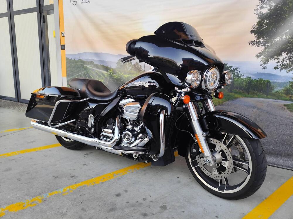Harley-Davidson 107 Street Glide (2017 - 19) - FLHX (3)