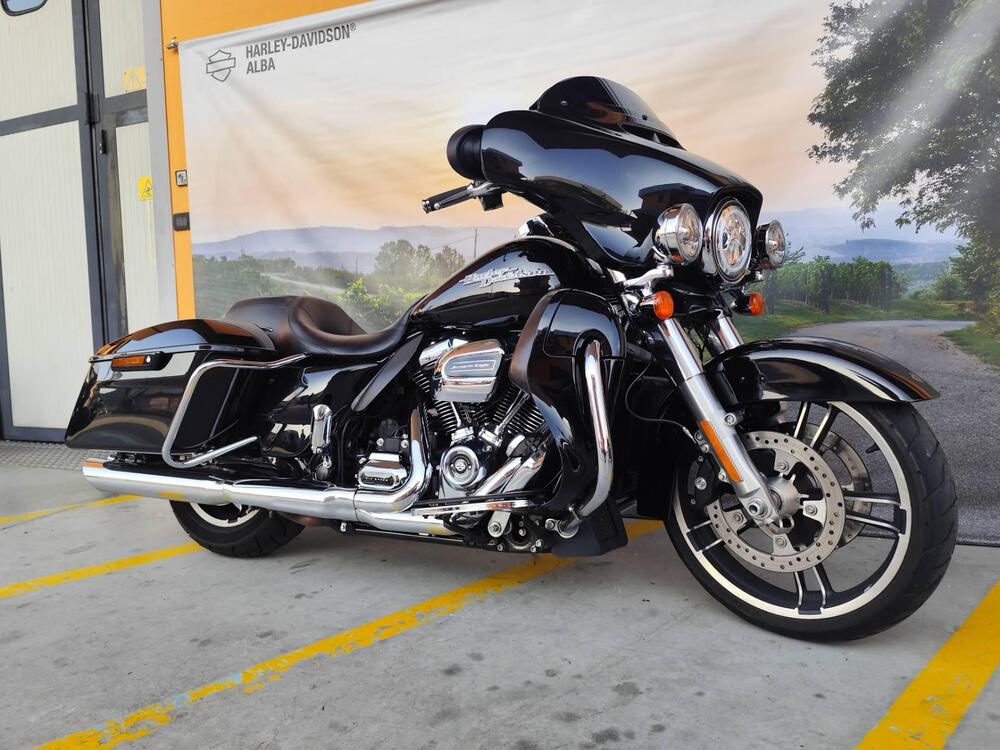 Harley-Davidson 107 Street Glide (2017 - 19) - FLHX (9)