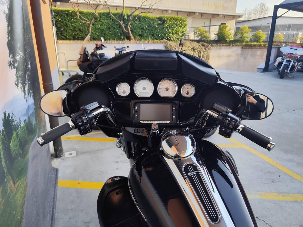 Harley-Davidson 107 Street Glide (2017 - 19) - FLHX (10)