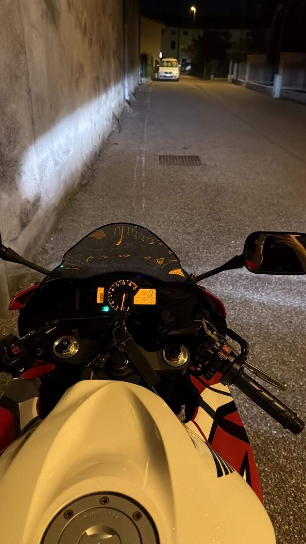 Honda CBR 600 RR (2009 - 12) (6)