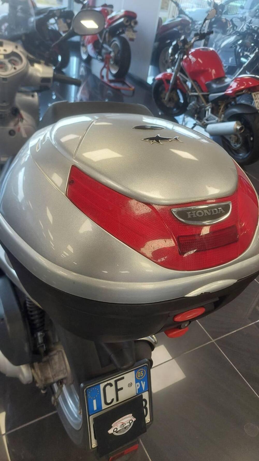 Honda SH 150 (2000 - 06) (14)