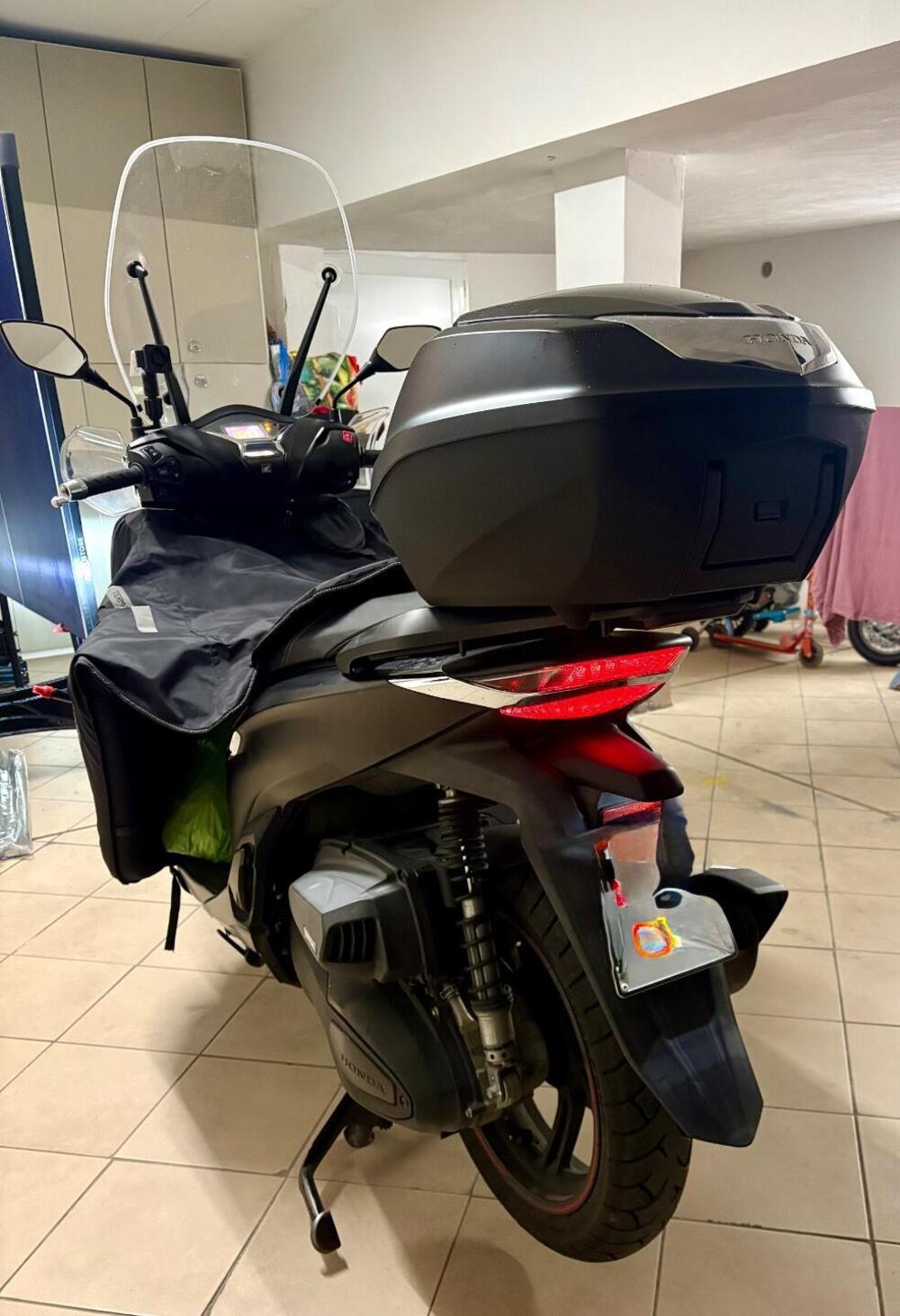 Honda SH 350 Sport (2021 - 24) (4)