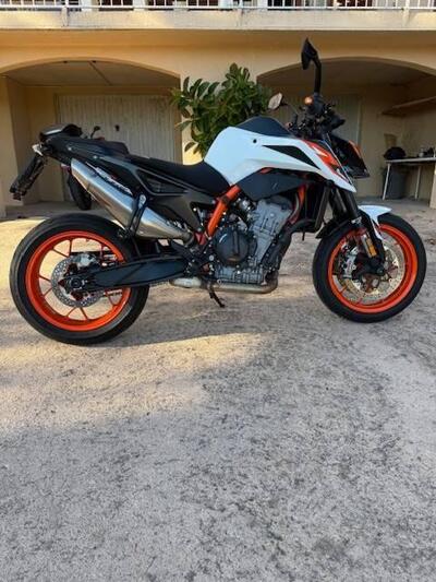 KTM 890 Duke R (2021) usata