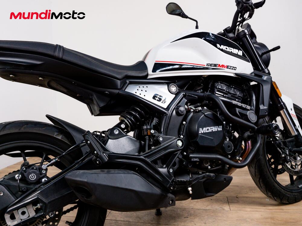Moto Morini SEIEMMEZZO SCR (2022 - 26) (4)