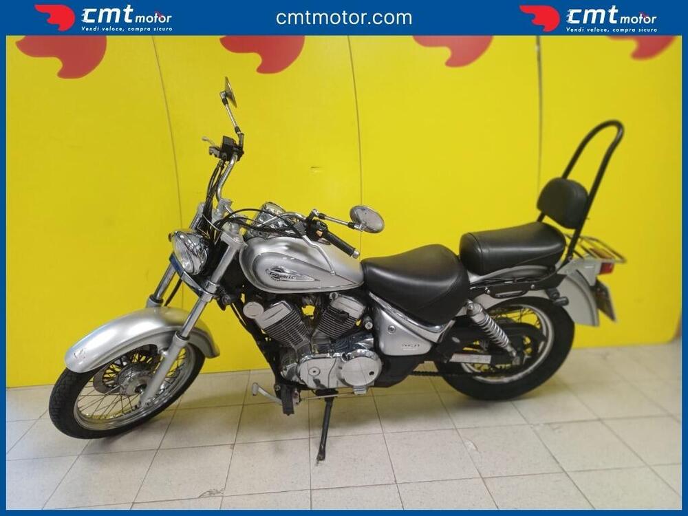 Suzuki VL 250 Intruder (3)