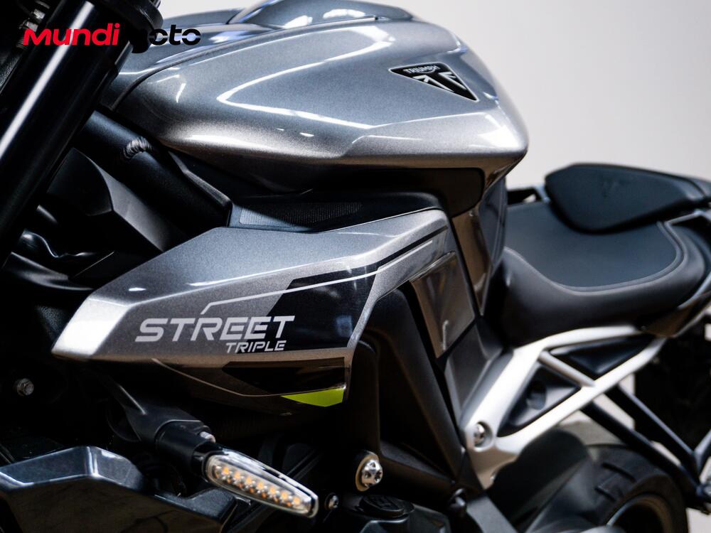 Triumph Street Triple 765 R (2023 - 26) (14)