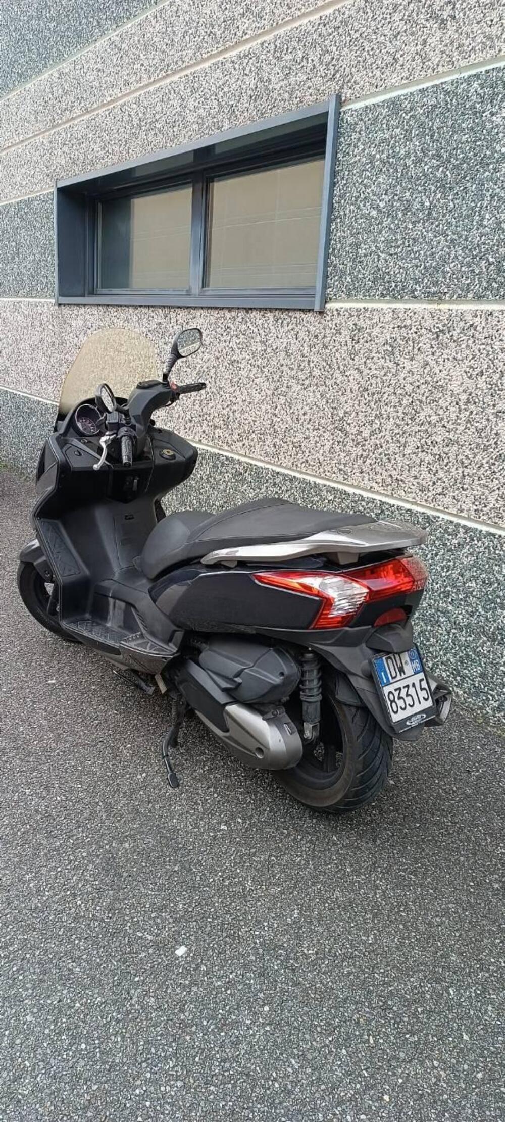 Kymco Downtown 300i (2009 - 17) (2)