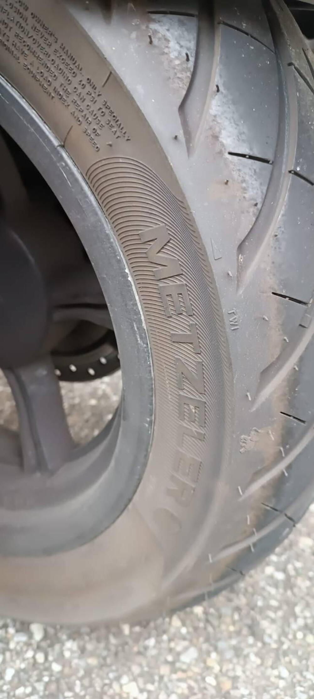 Kymco Downtown 300i (2009 - 17) (3)