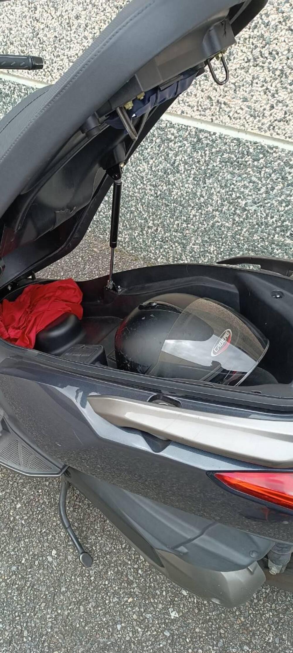 Kymco Downtown 300i (2009 - 17) (6)