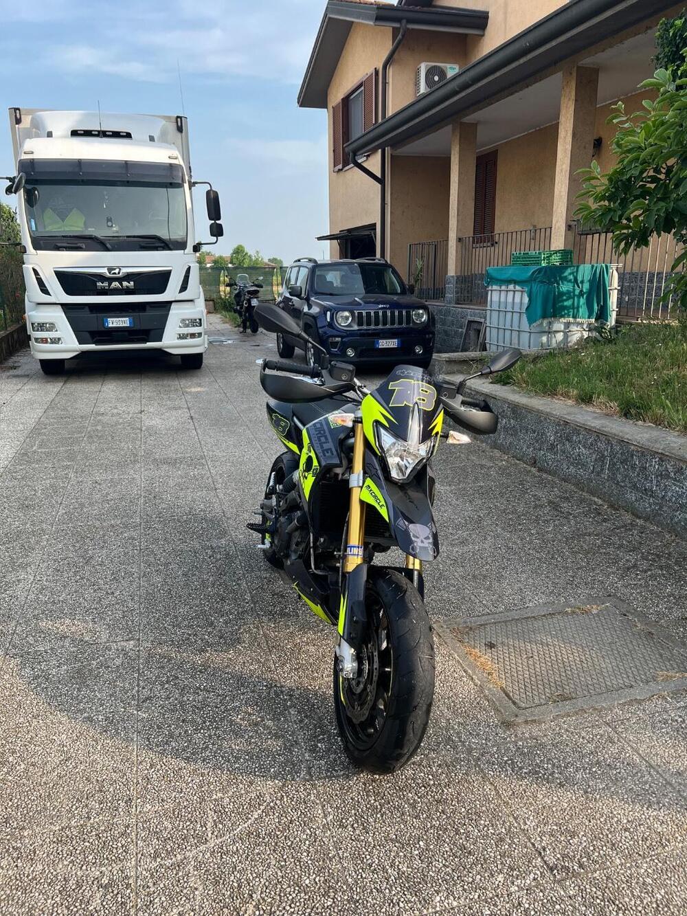 Aprilia Dorsoduro 750 ABS (2009 - 17) (4)