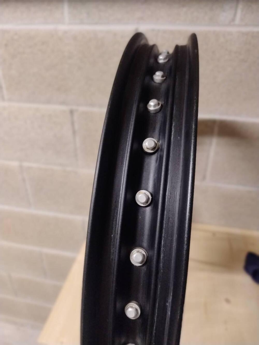 Cerchi Alpina Tubeless Africa Twin 1000 e 1100 Alpina Raggi (3)