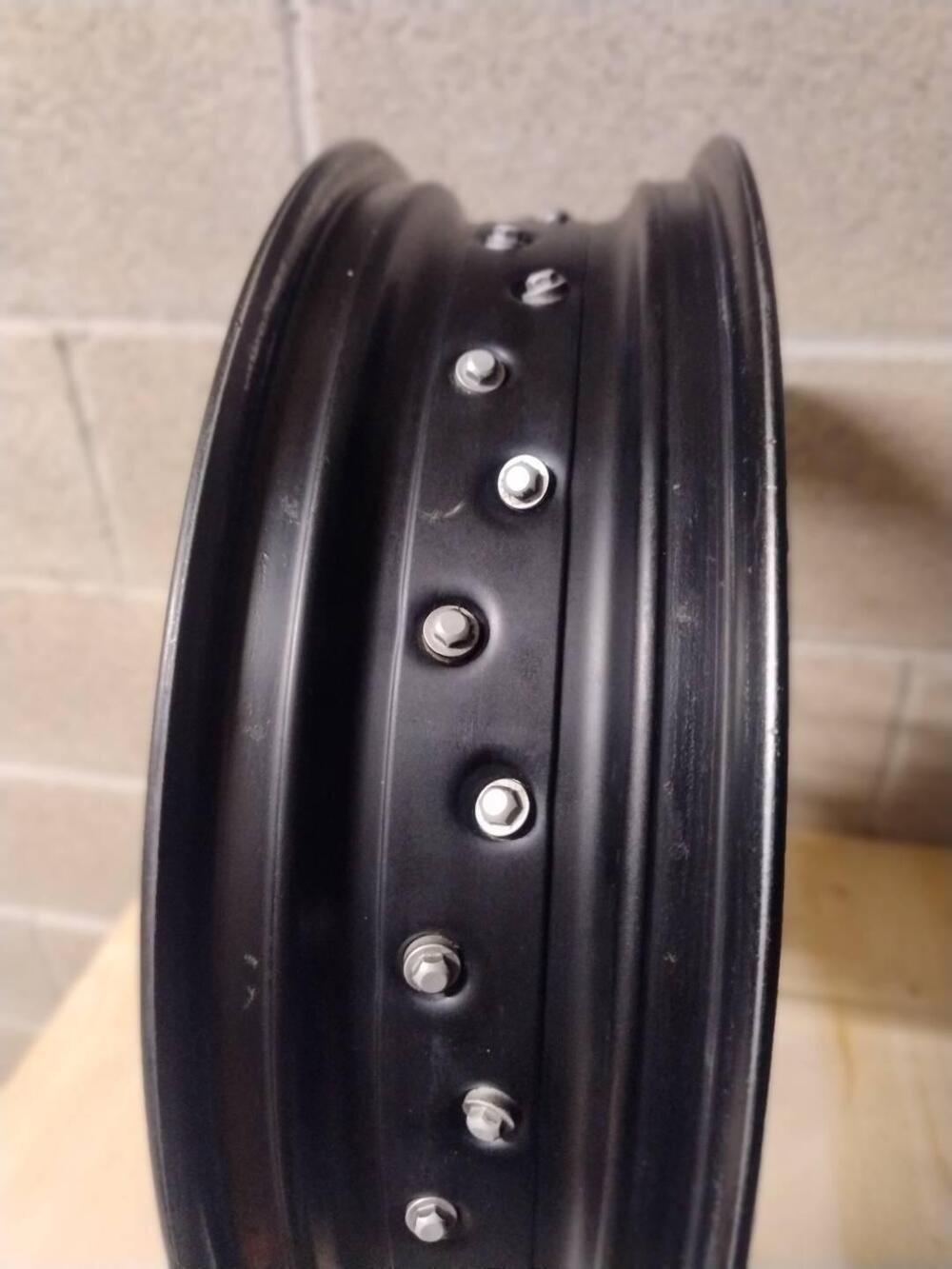 Cerchi Alpina Tubeless Africa Twin 1000 e 1100 Alpina Raggi (5)