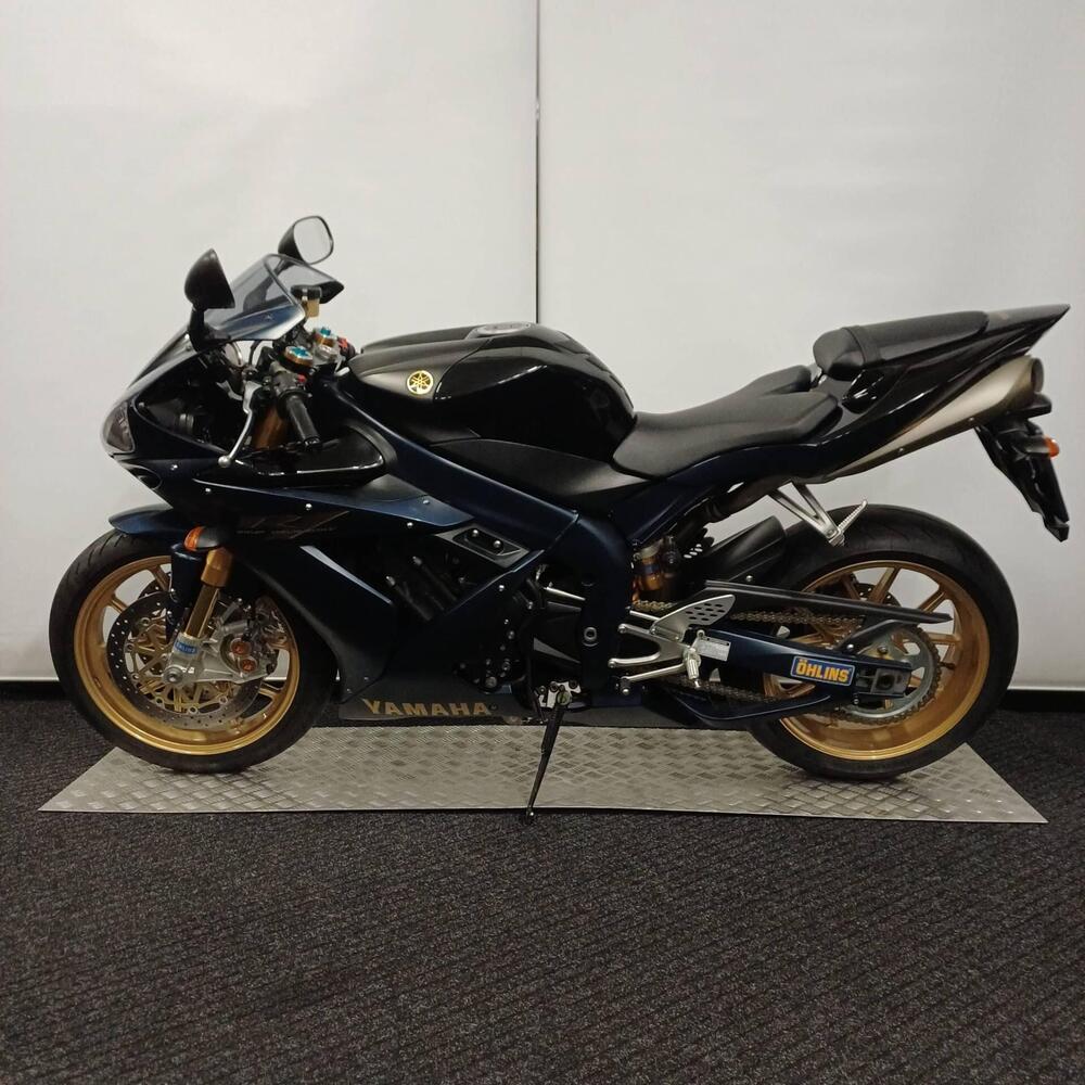 Yamaha YZF R1 SP1 (2006) (2)