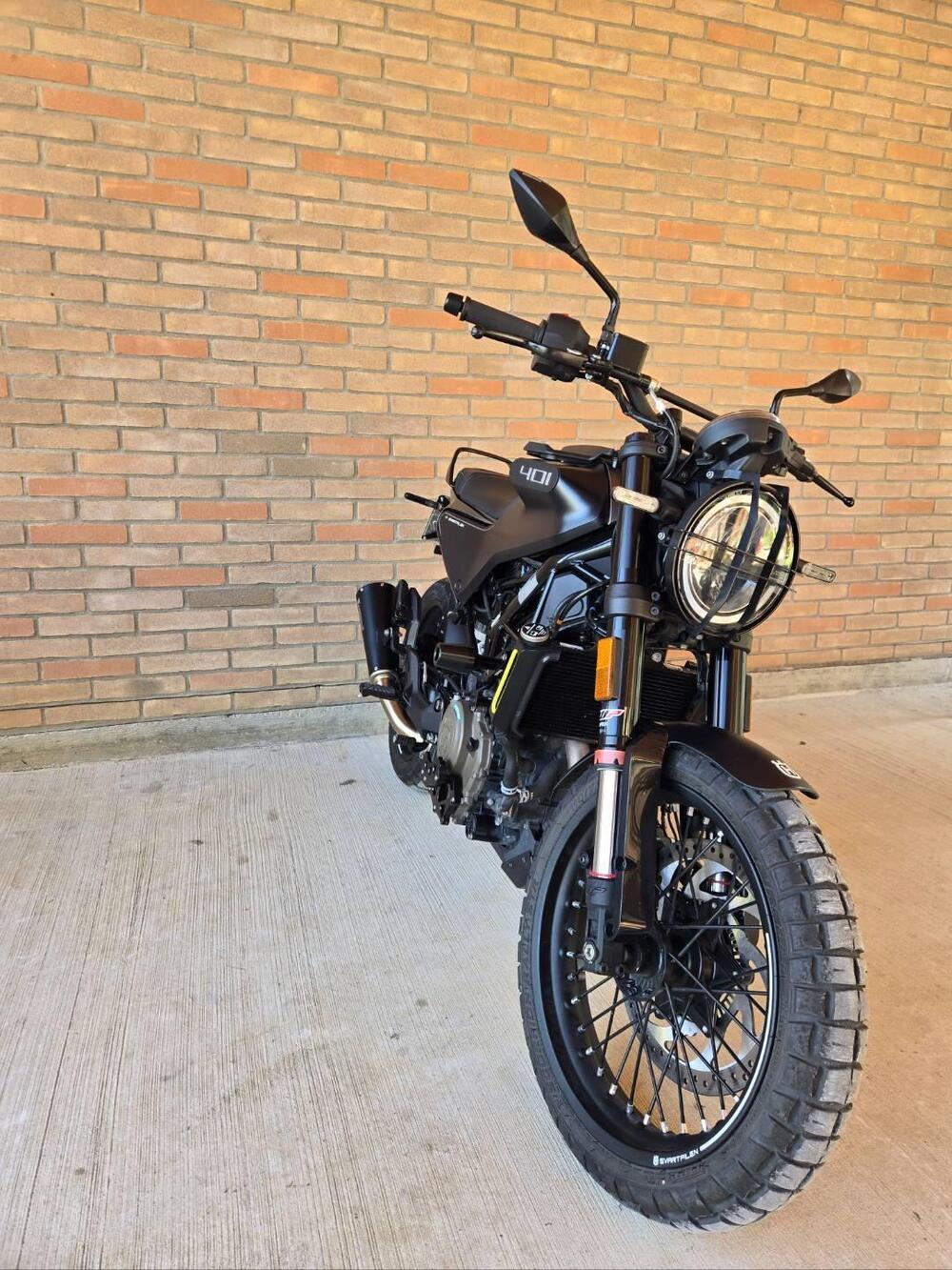 Husqvarna Svartpilen 401 (2021 - 23) (4)