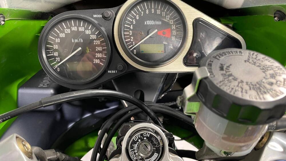 Kawasaki Ninja 600 ZX-6R (1998 - 99) (8)