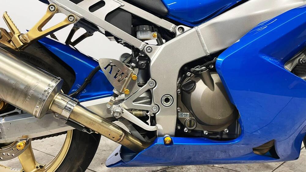 Kawasaki Ninja 636 ZX-6R (2003 - 04) (4)