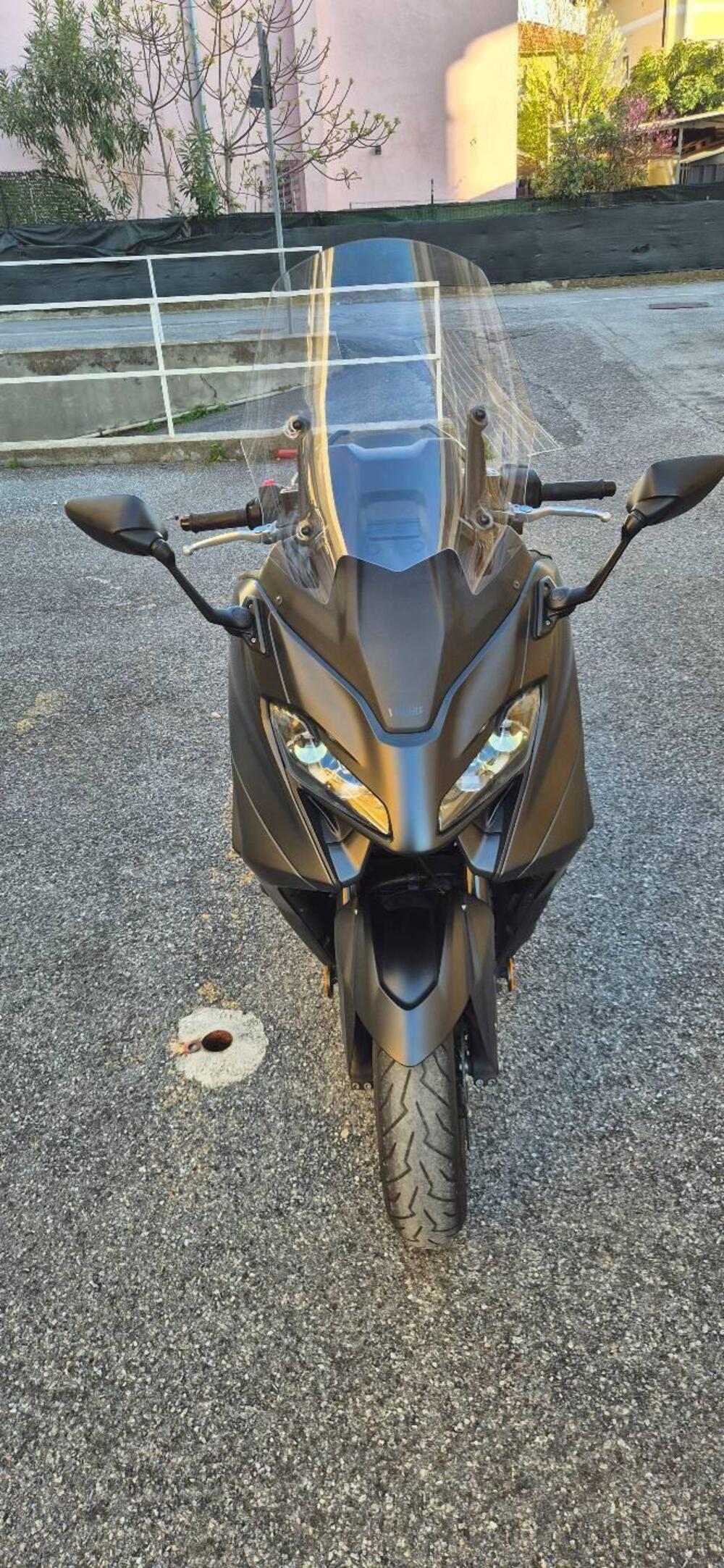 Yamaha T-Max 560 (2022 - 24) (4)