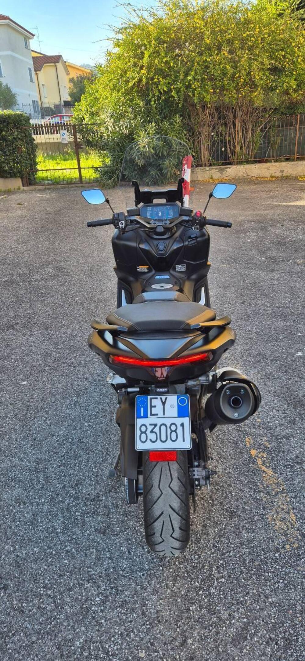 Yamaha T-Max 560 (2022 - 24) (8)